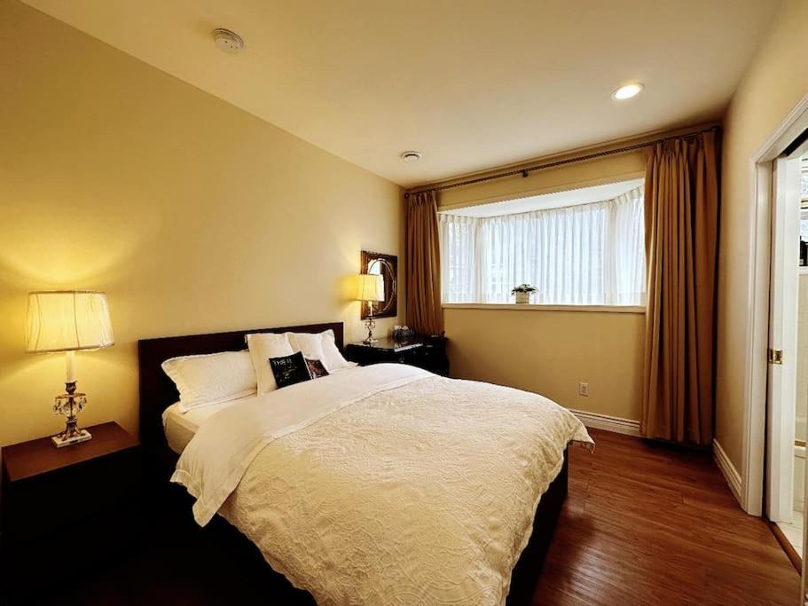 Photo of Bedroom in Oakridge
