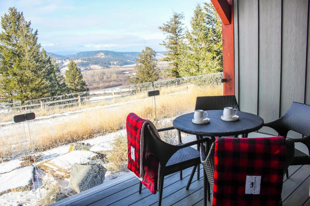 Photo of Patio Balcony in East Kootenay
