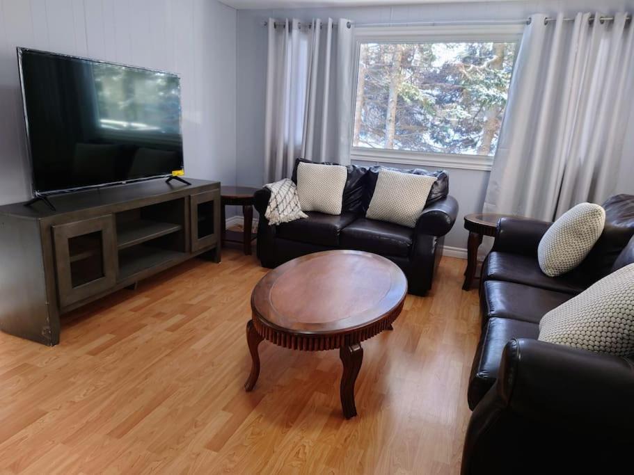 Photo of Livingroom in Linkletter
