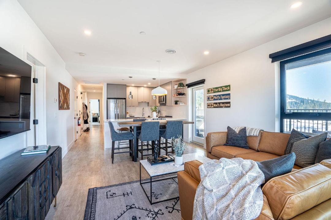 Photo of Livingroom in Revelstoke