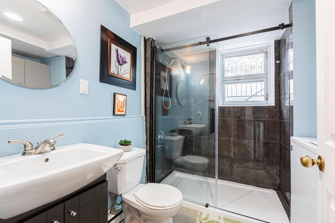Photo of Bathroom in Terrebonne