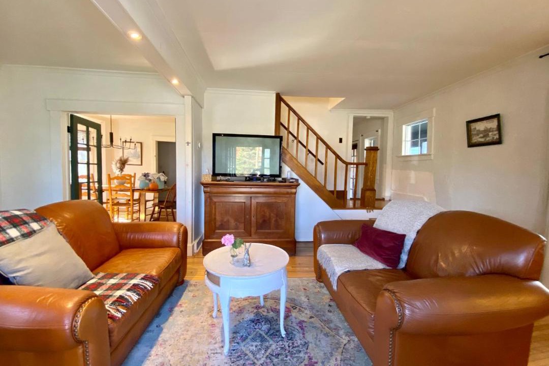 Photo of Livingroom in Ayers Cliff