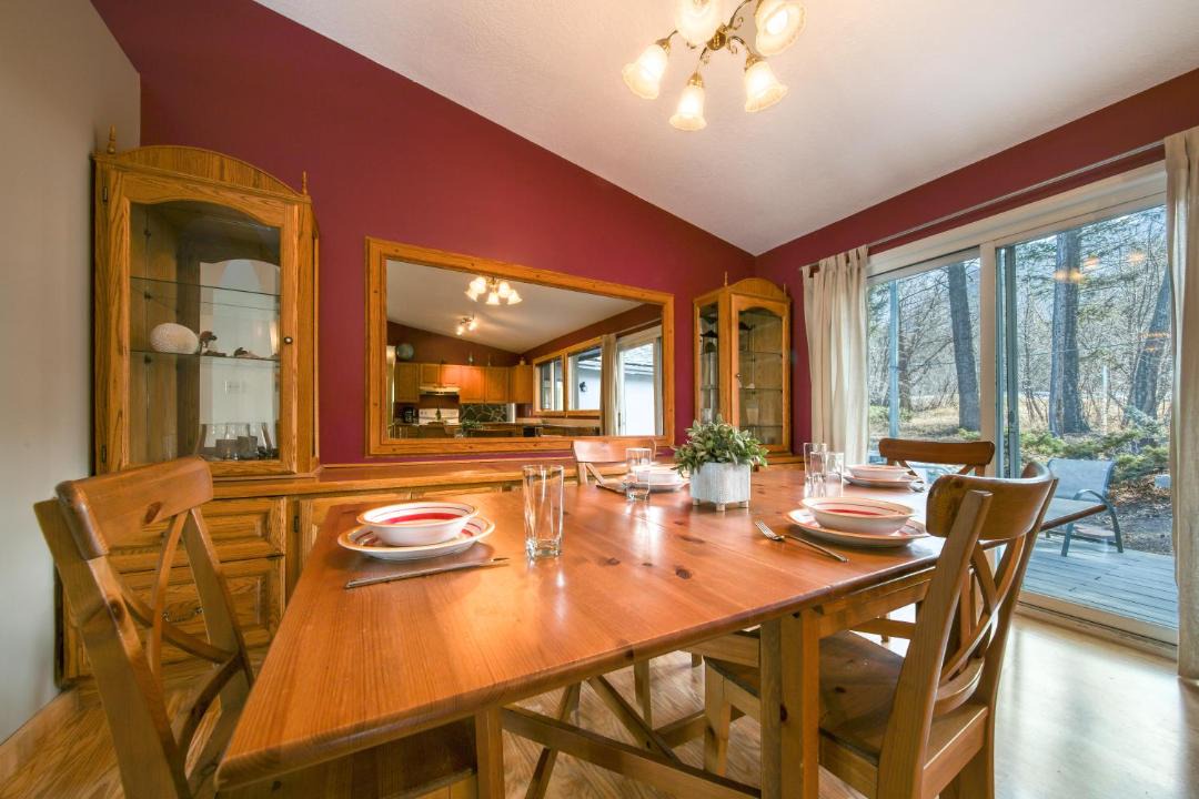 Photo of Livingroom in East Kootenay