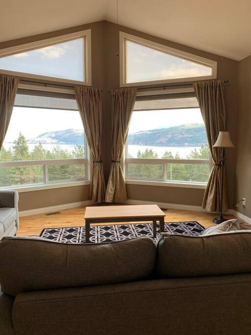 Photo of Livingroom in Westshore Estates