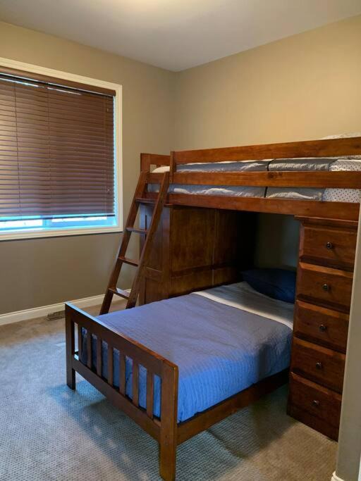Photo of Bedroom in Westshore Estates