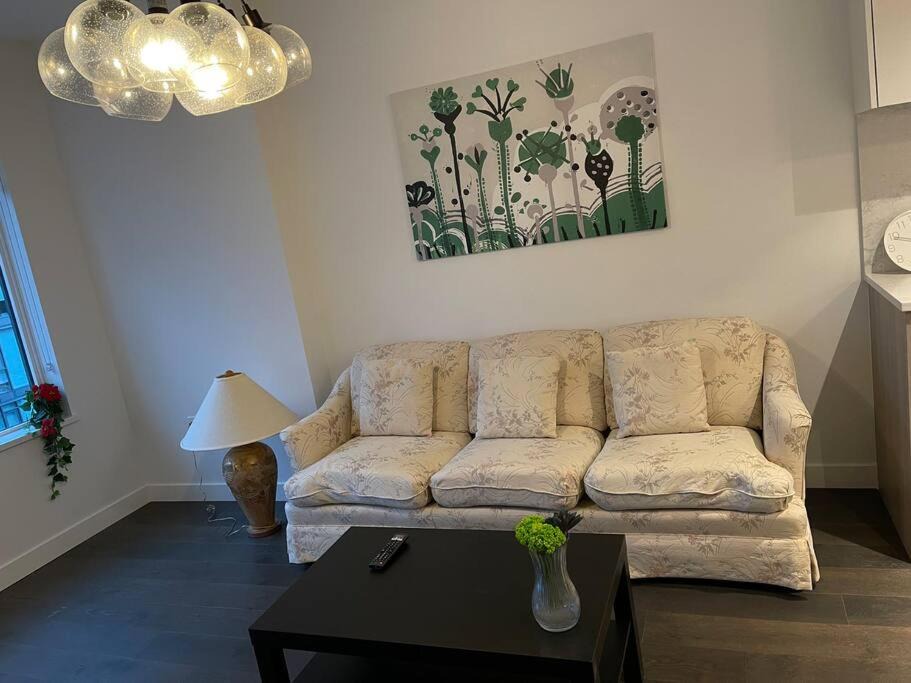 Photo of Livingroom in Richmond City Centre