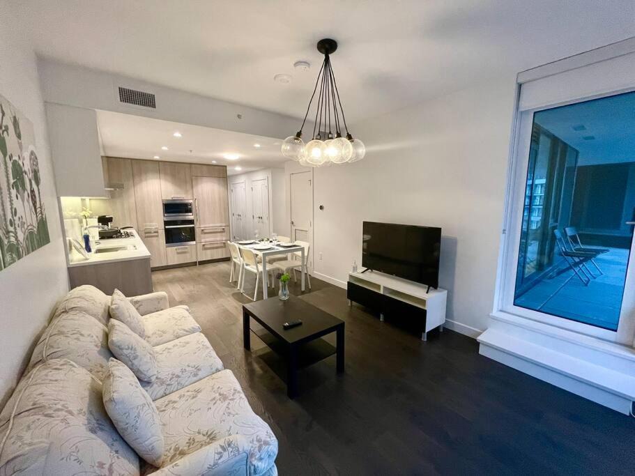 Photo of Livingroom in Richmond City Centre