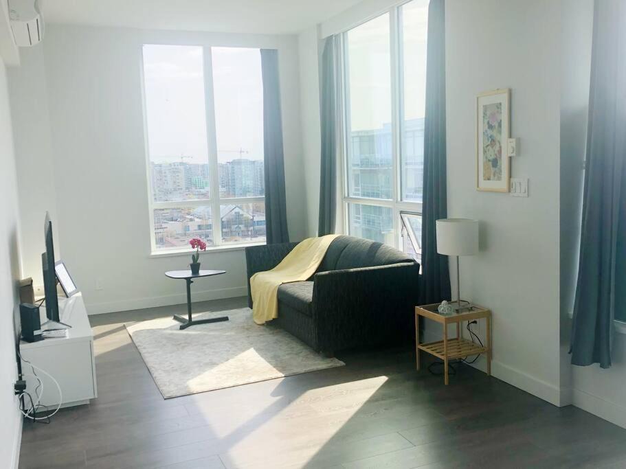 Photo of Livingroom in Richmond City Centre