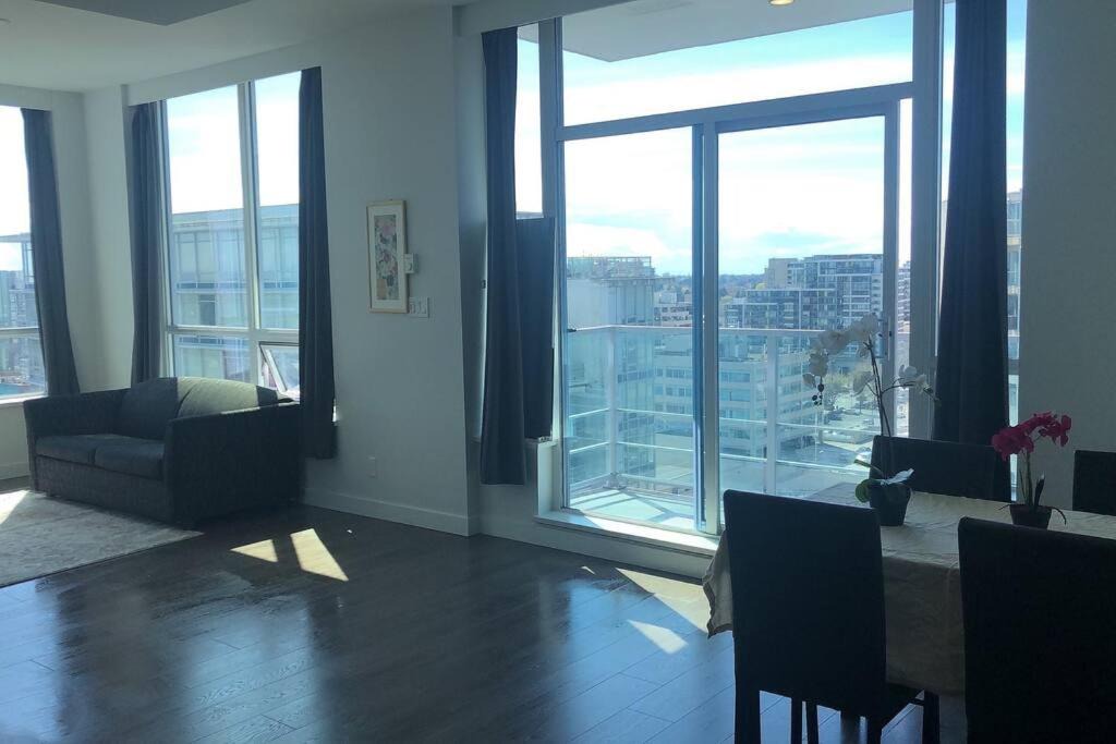 Photo of Livingroom in Richmond City Centre