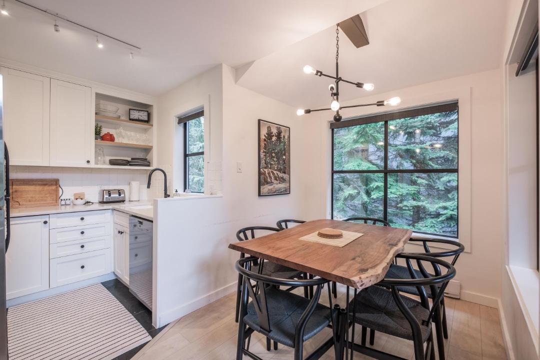 Photo of Livingroom in Whistler Creekside