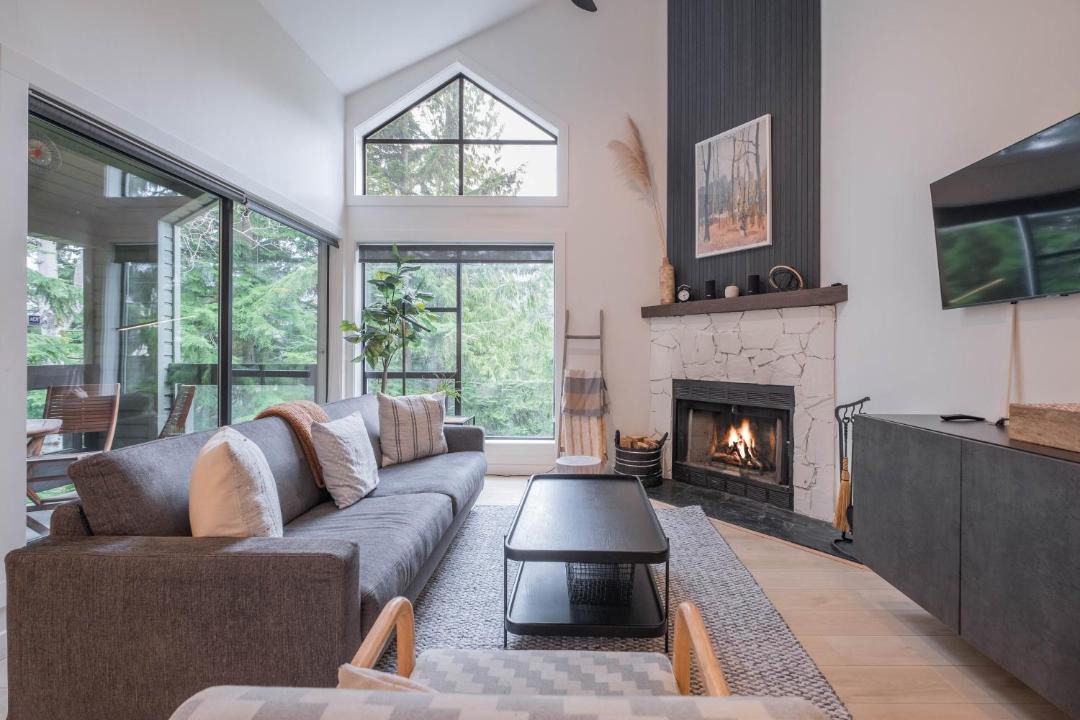 Photo of Livingroom in Whistler Creekside