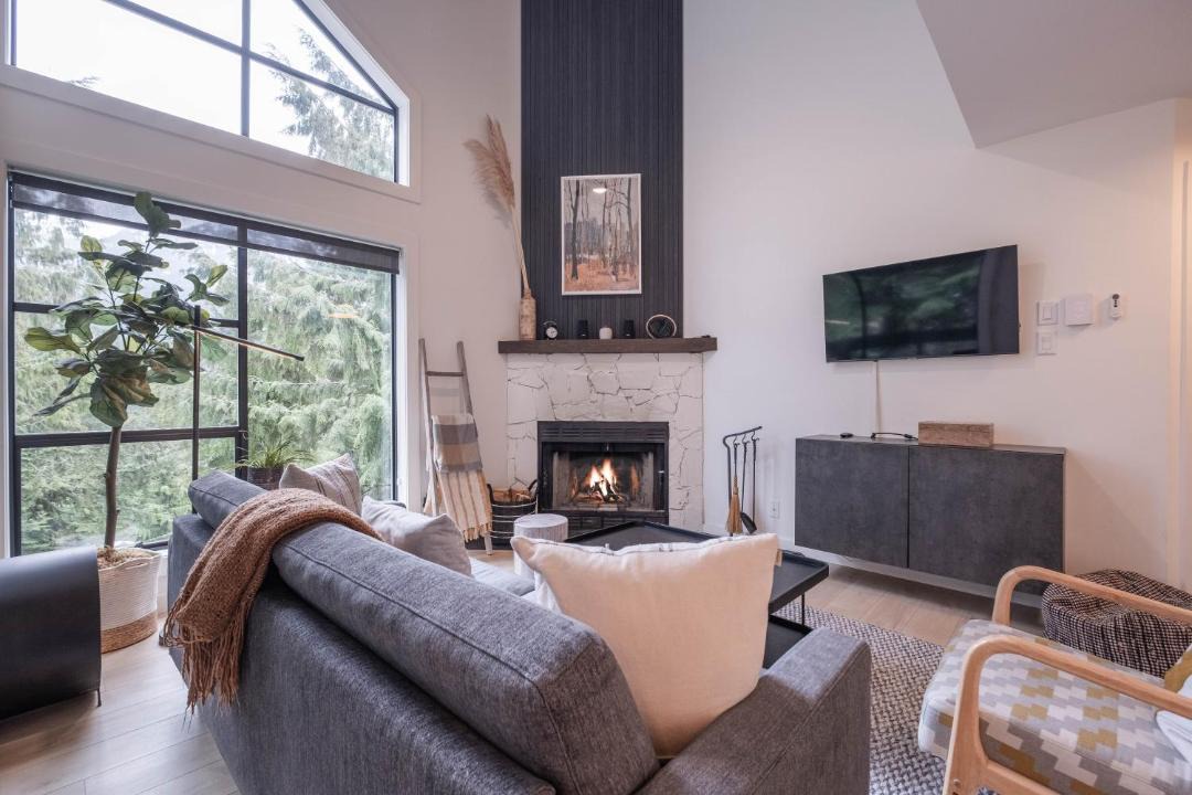 Photo of Livingroom in Whistler Creekside