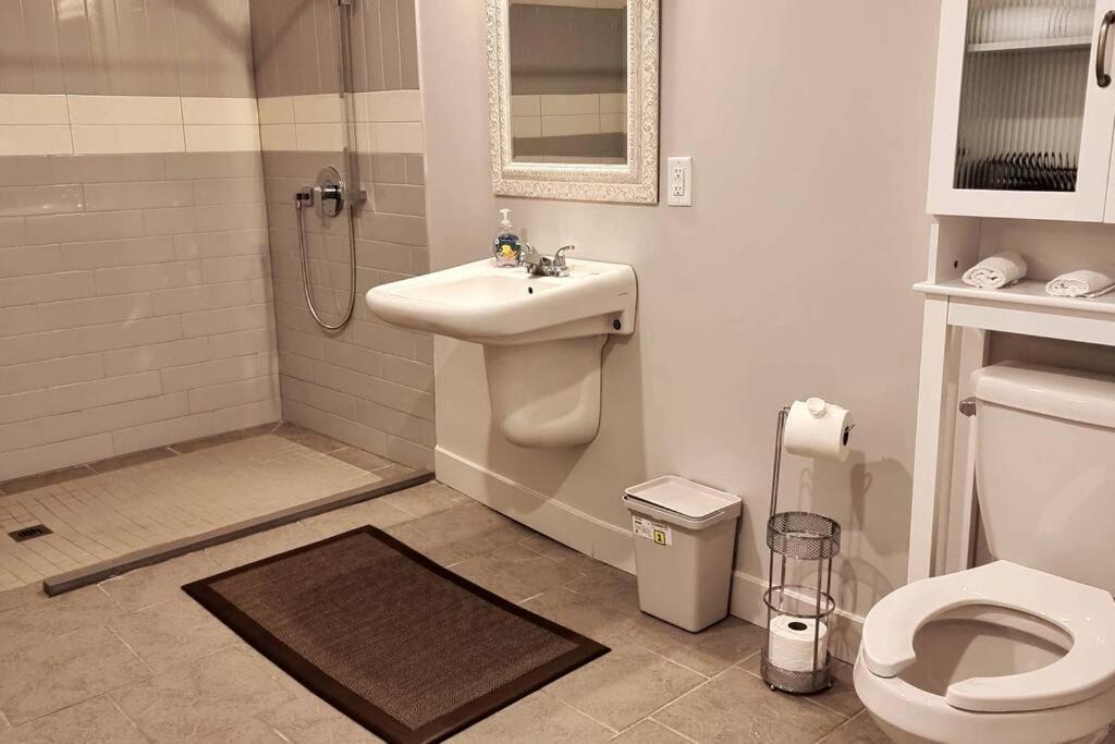 Photo of Bathroom in Downtown Gatineau