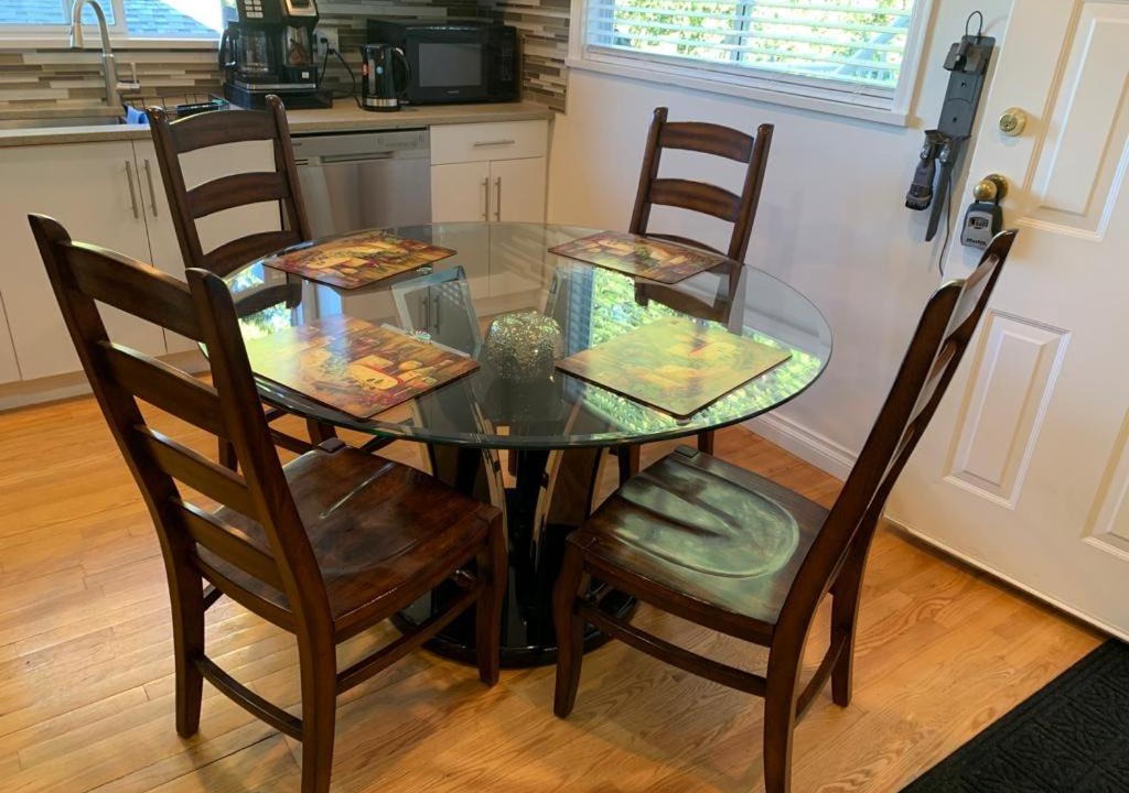 Photo of Kitchen in Central Lonsdale