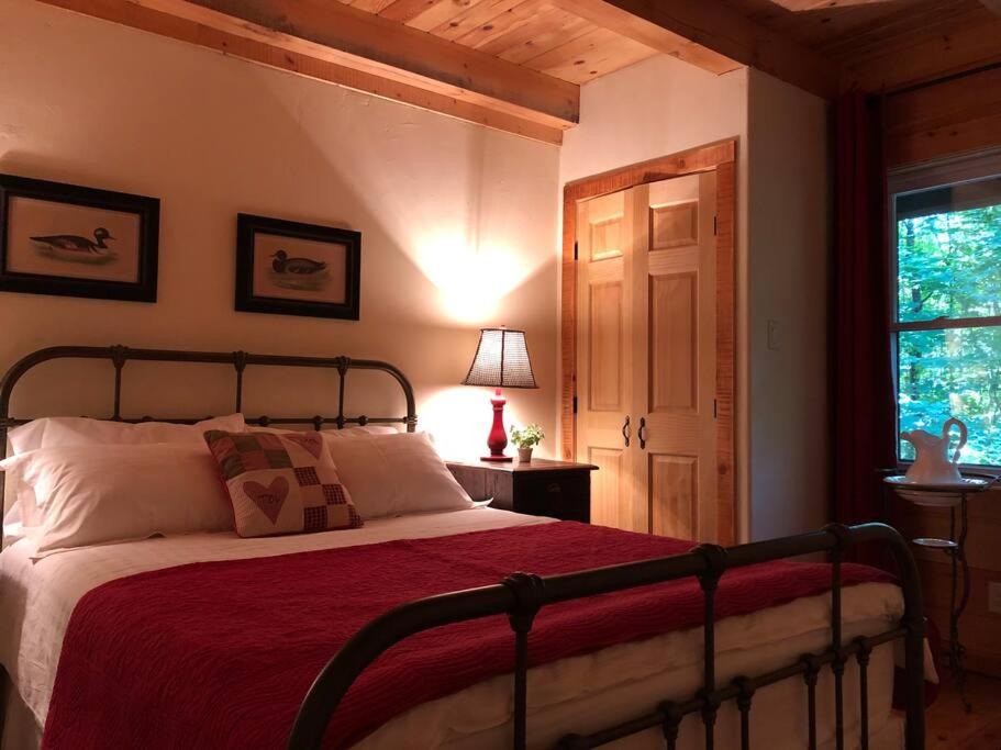 Photo of Bedroom in Val-des-Lacs