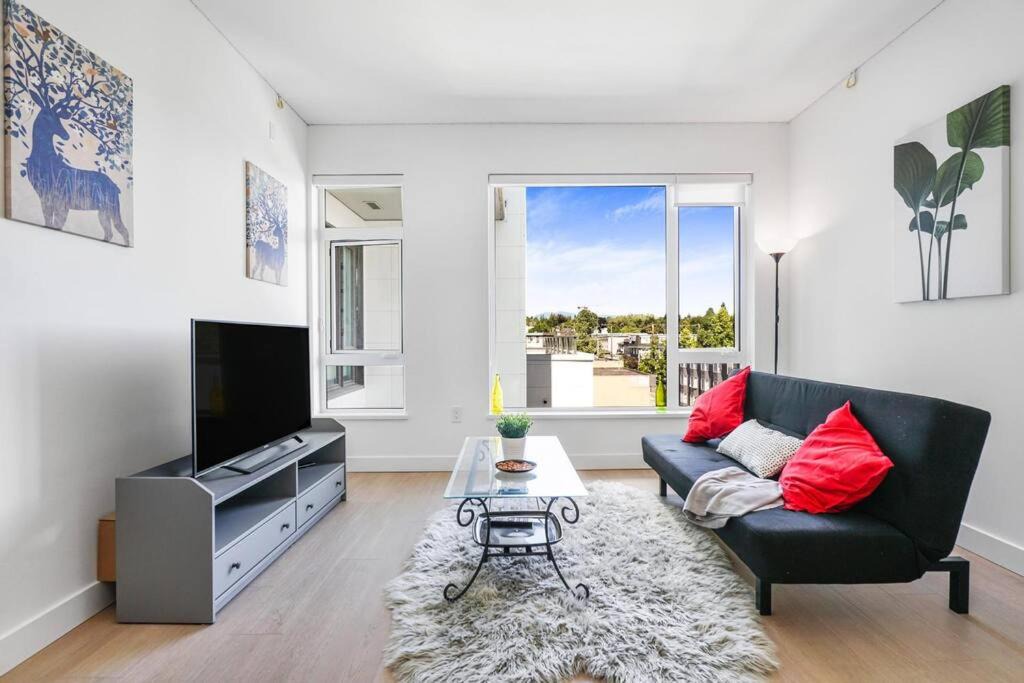 Photo of Livingroom in Marpole