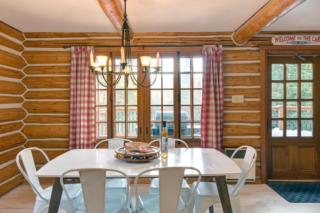 Photo of Livingroom in Lac-Superieur