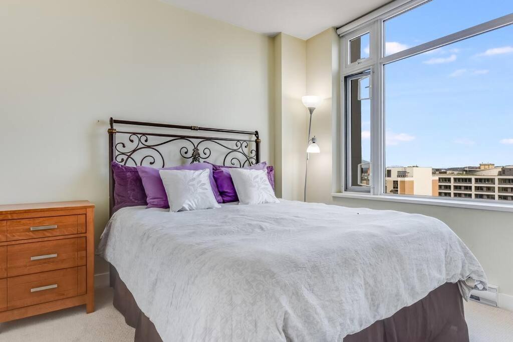 Photo of Bedroom in Downtown Victoria