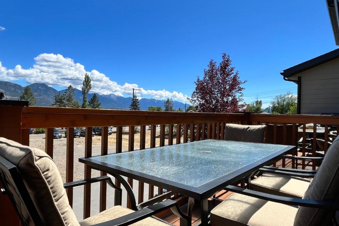 Photo of Patio Balcony in East Kootenay