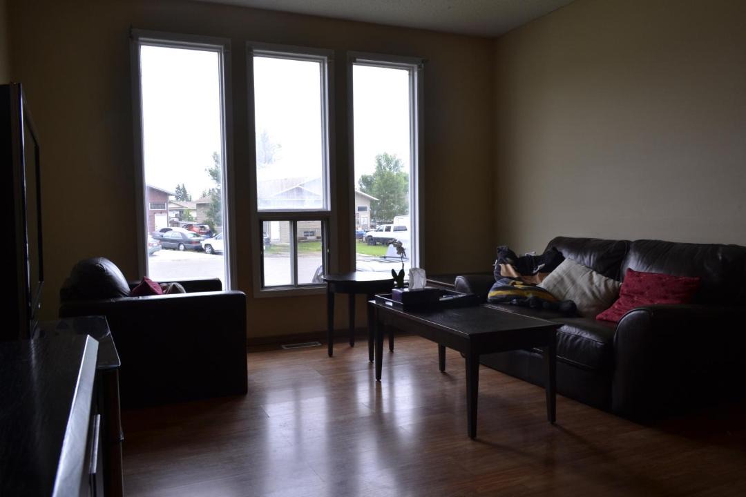 Photo of Livingroom in Forest Lawn