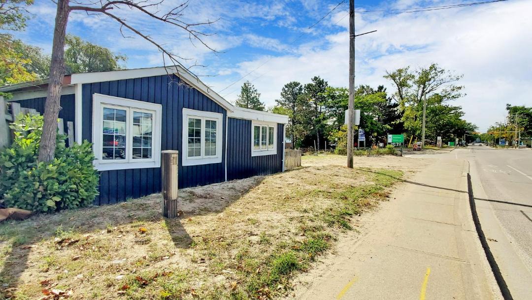 Photo of Buildings in Wasaga Beach