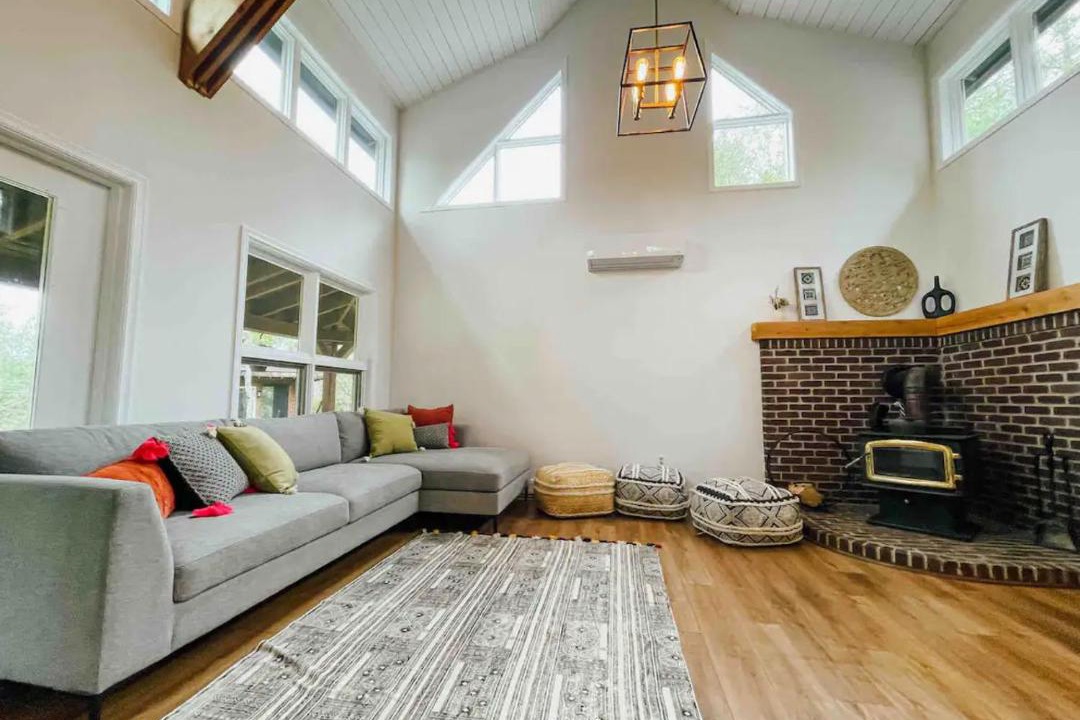 Photo of Livingroom in Hubley