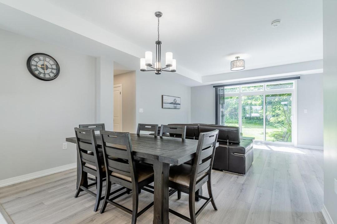 Photo of Livingroom in Belleville