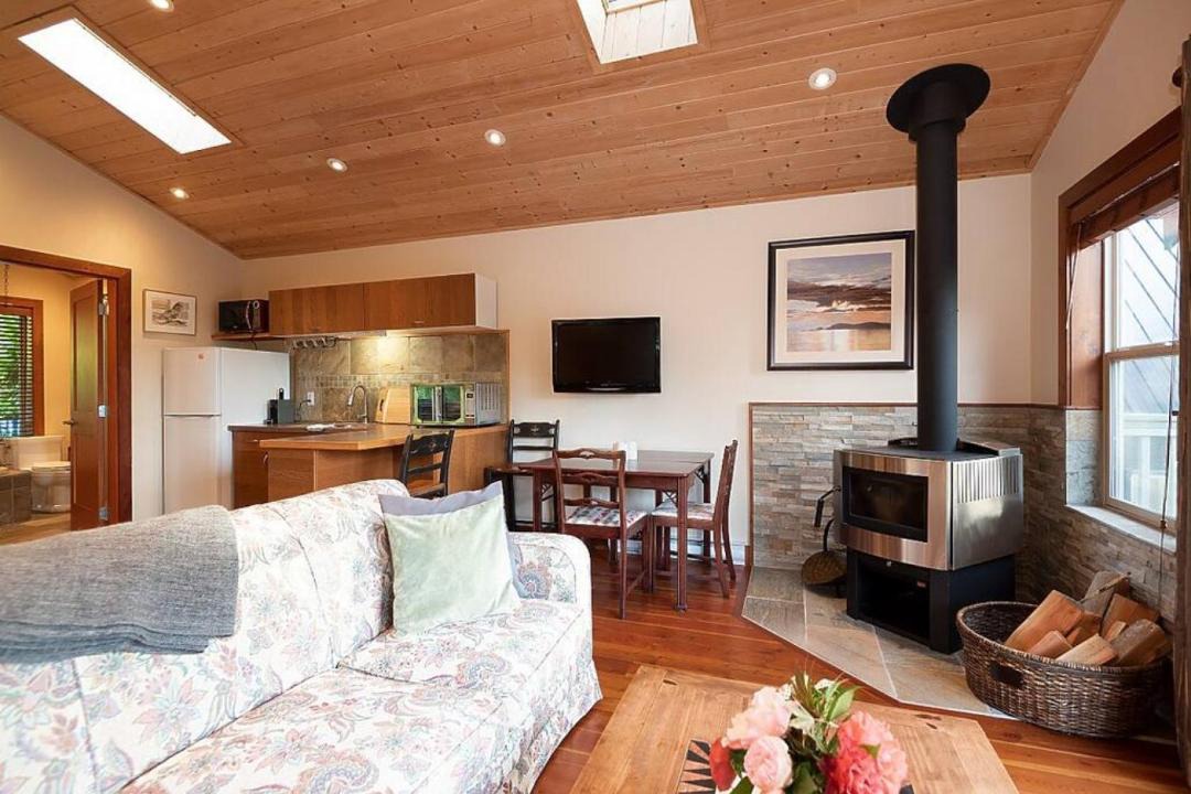 Photo of Livingroom in Bowen Island