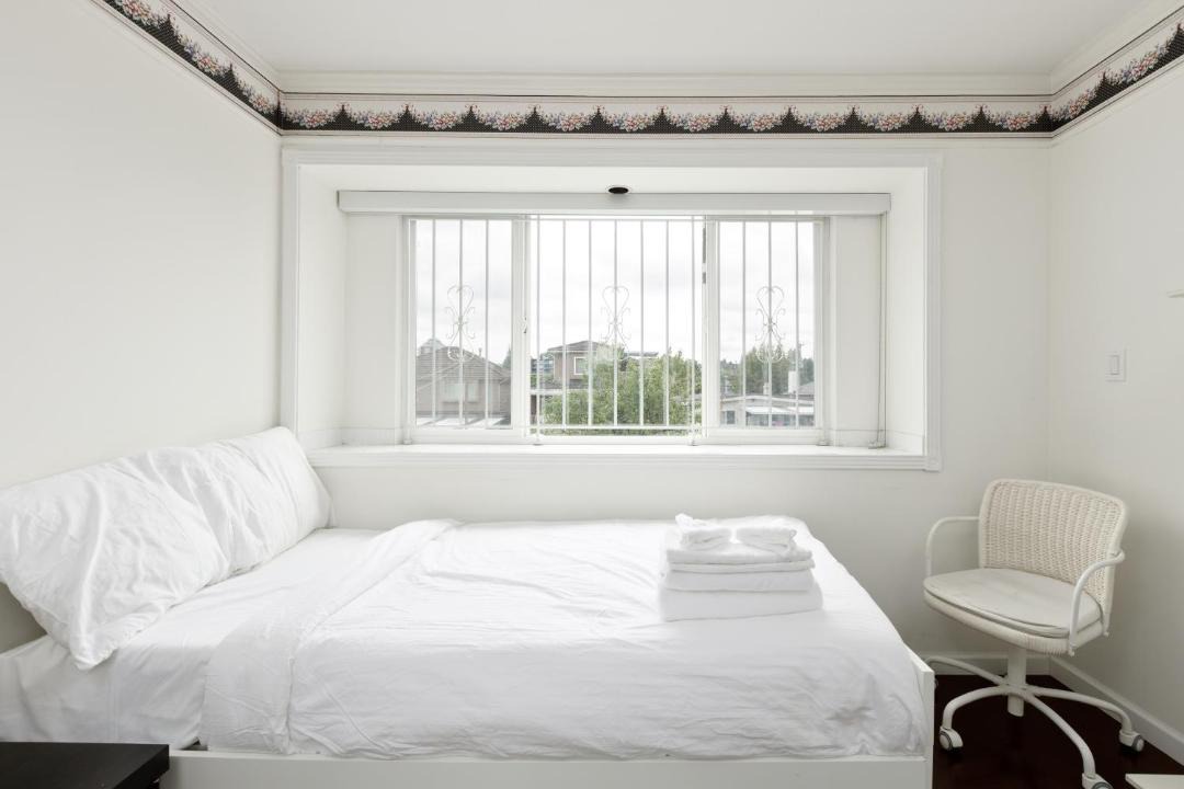 Photo of Bedroom in Renfrew-Collingwood