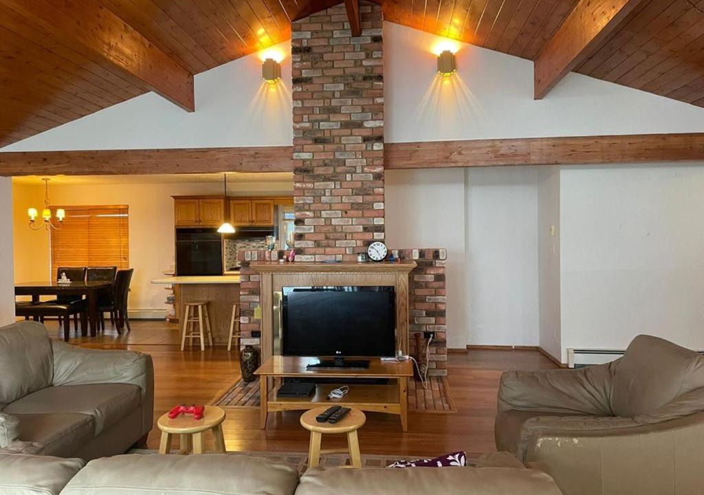 Photo of Livingroom in Metchosin