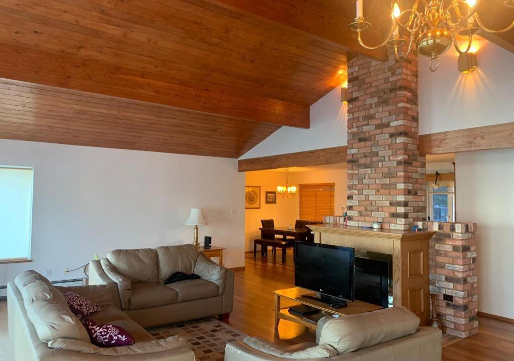Photo of Livingroom in Metchosin