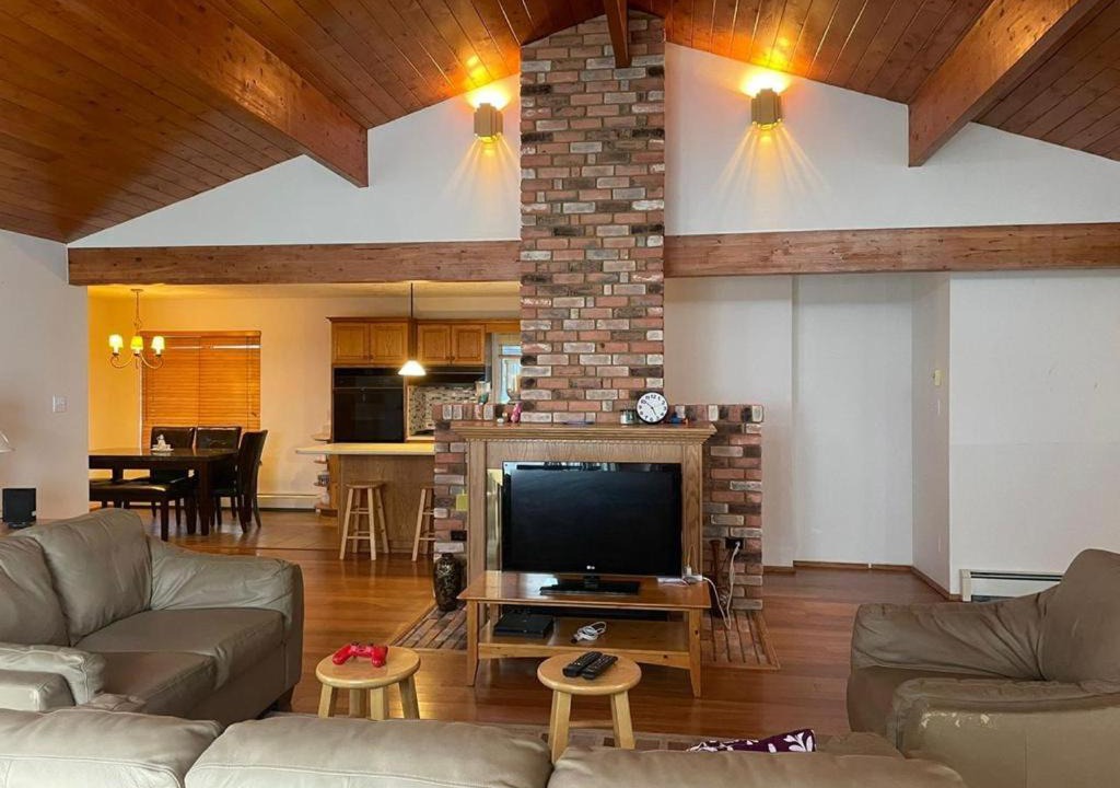 Photo of Livingroom in Metchosin