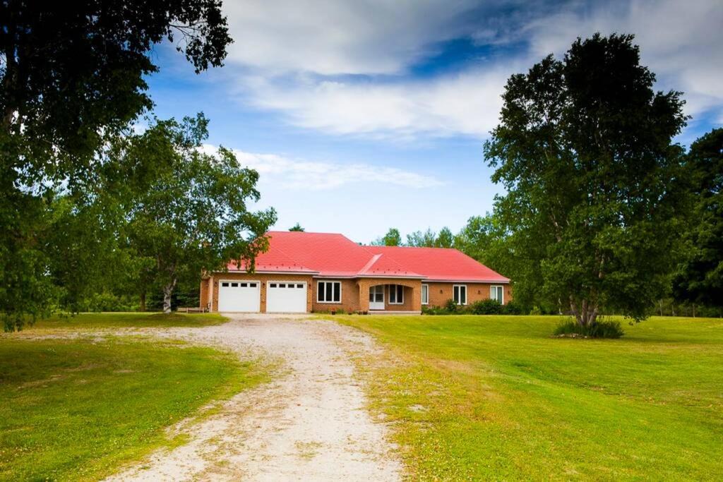 Photo of Buildings in Clearview