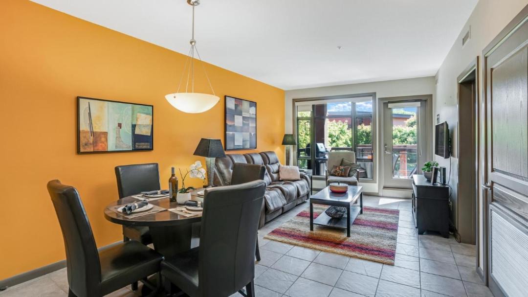 Photo of Livingroom in South Pandosy