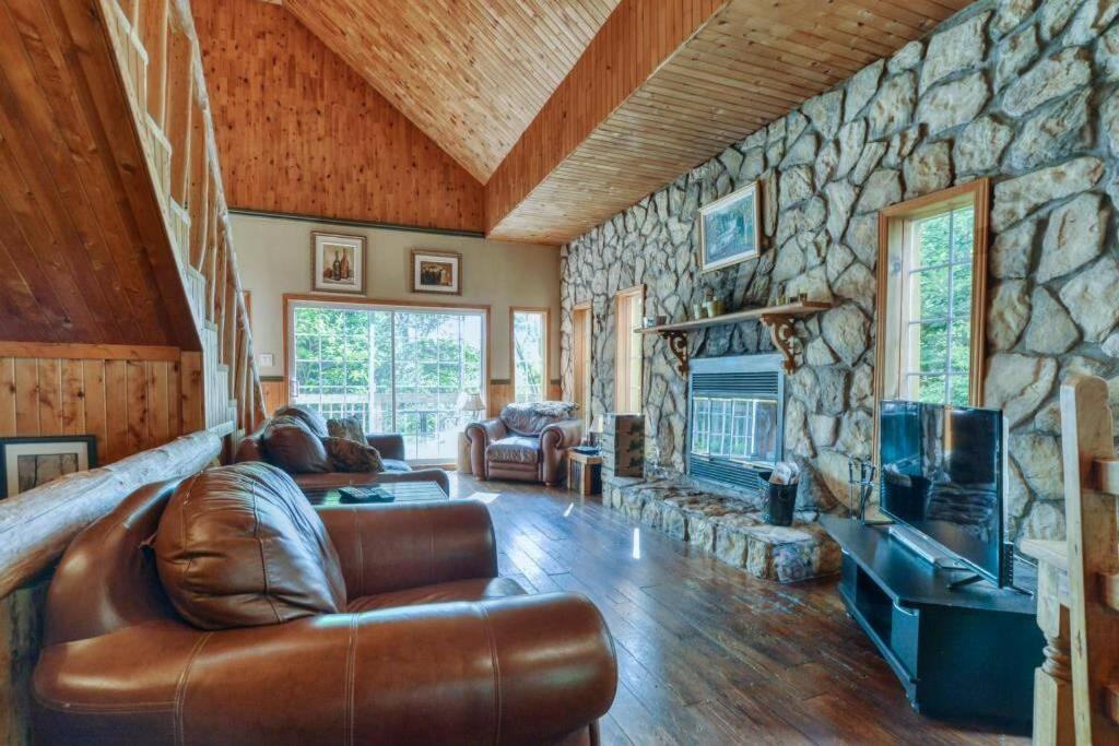Photo of Livingroom in Saint-Faustin-Lac-Carre