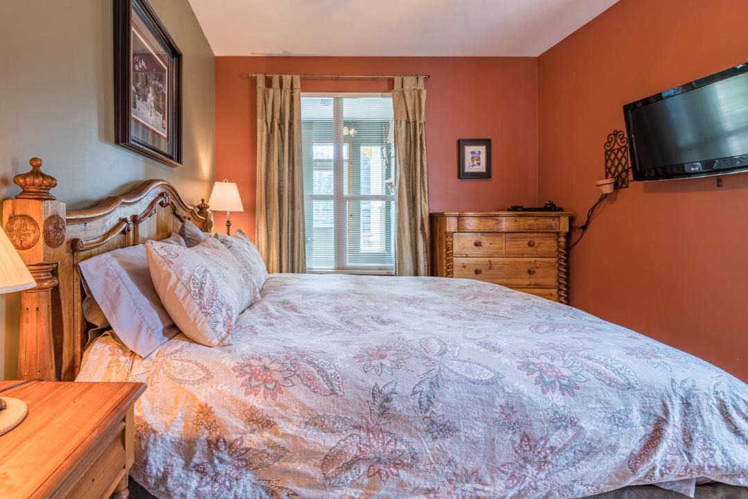 Photo of Bedroom in Silver Star Mountain