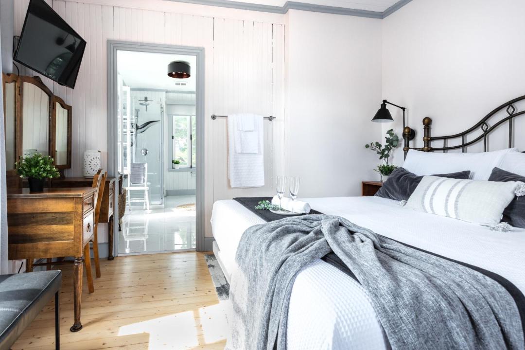 Photo of Bedroom in Saint-Jean-de-l'lle-d'Orleans