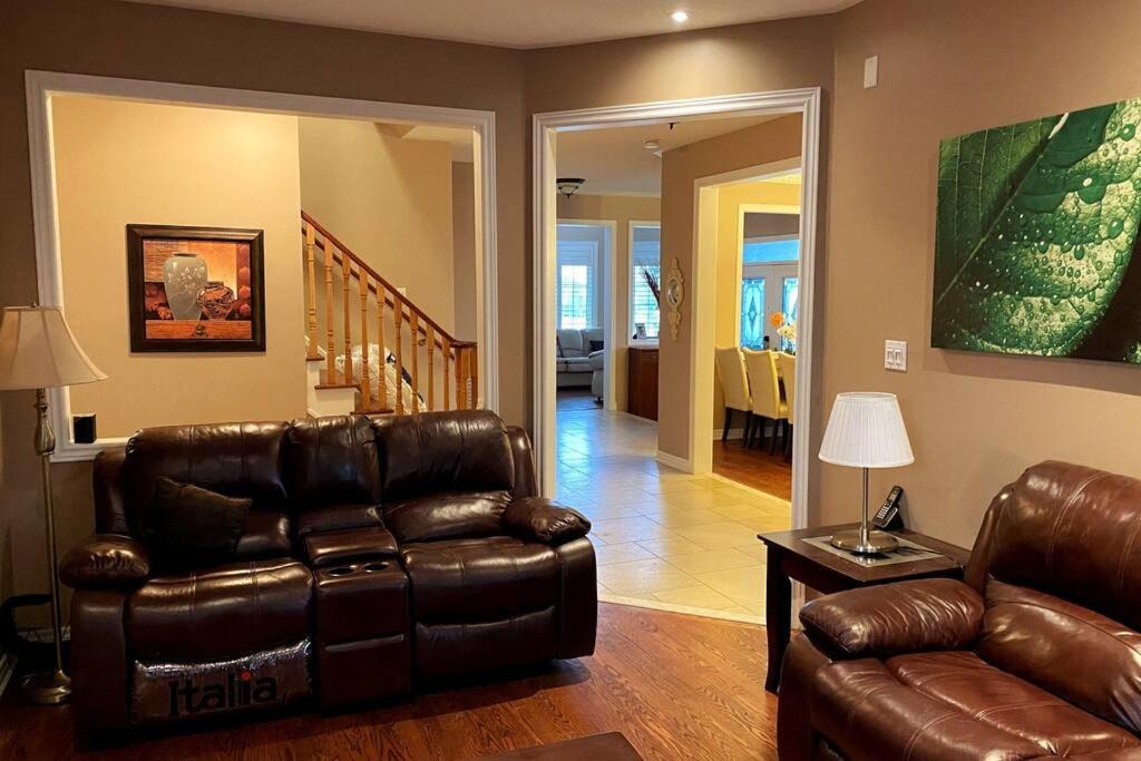 Photo of Livingroom in Aurora