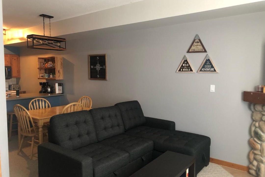 Photo of Livingroom in Silver Star Mountain