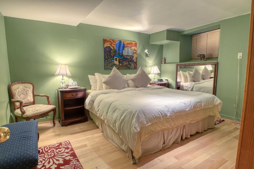 Photo of Bedroom in Gay Village