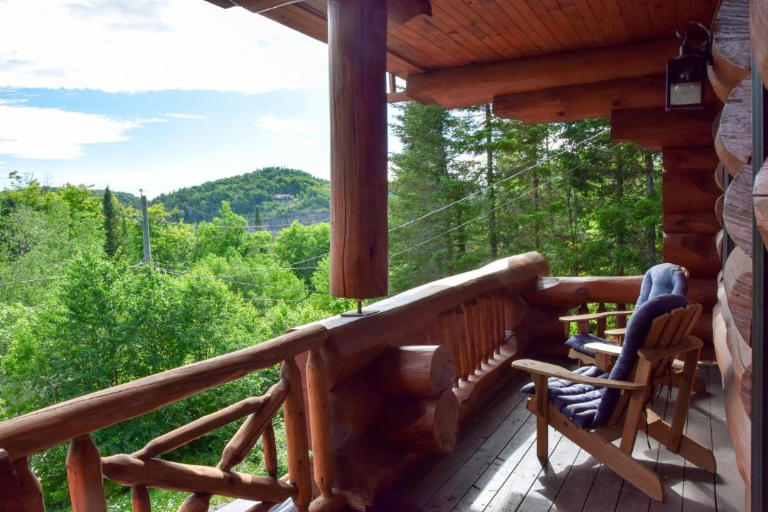 Photo of Patio Balcony in Saint-Faustin-Lac-Carre