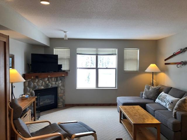 Photo of Livingroom in Silver Star Mountain