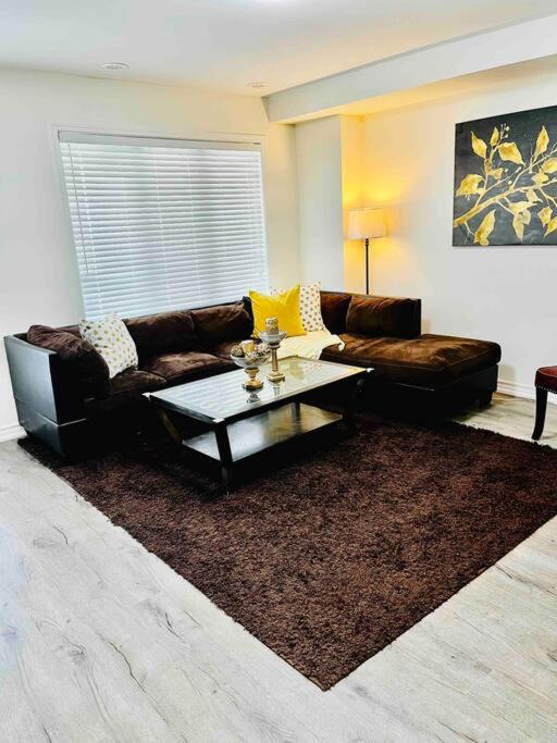 Photo of Livingroom in Halton Regional Municipality