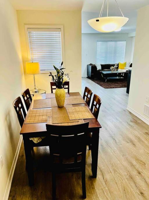 Photo of Livingroom in Halton Regional Municipality