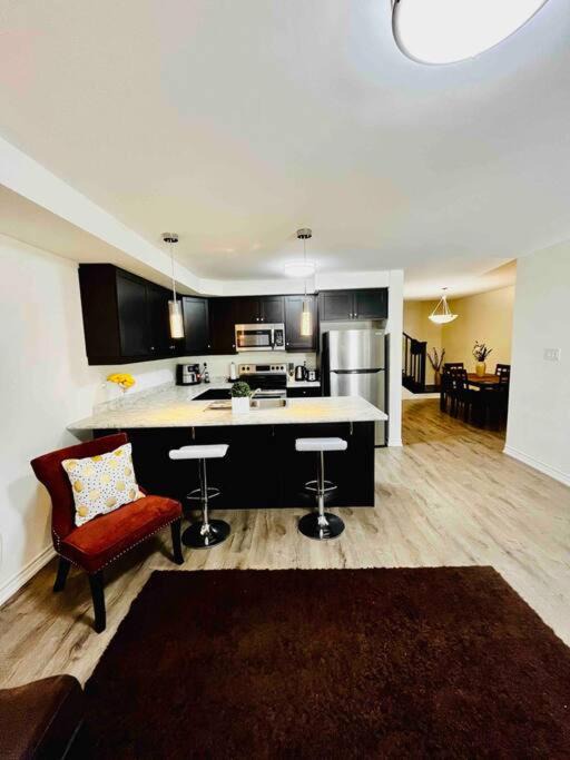 Photo of Livingroom in Halton Regional Municipality