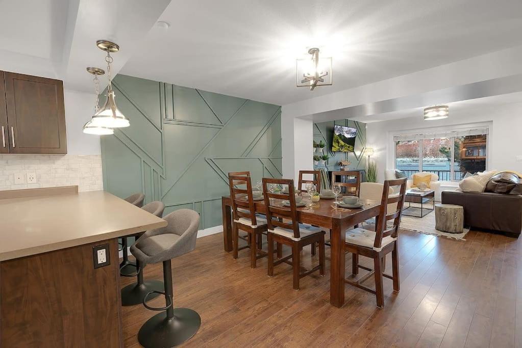 Photo of Livingroom in Black Mountain