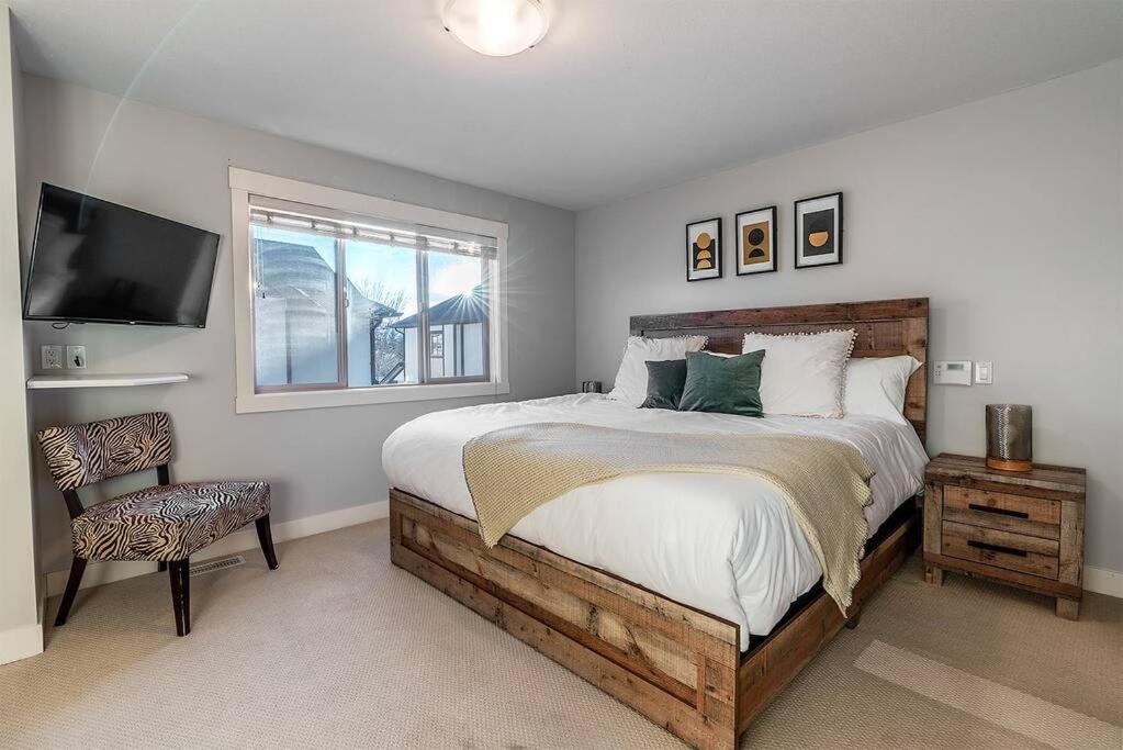 Photo of Bedroom in Black Mountain