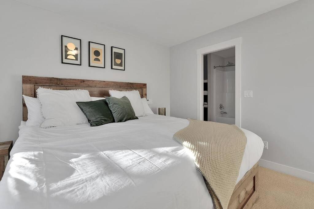 Photo of Bedroom in Black Mountain