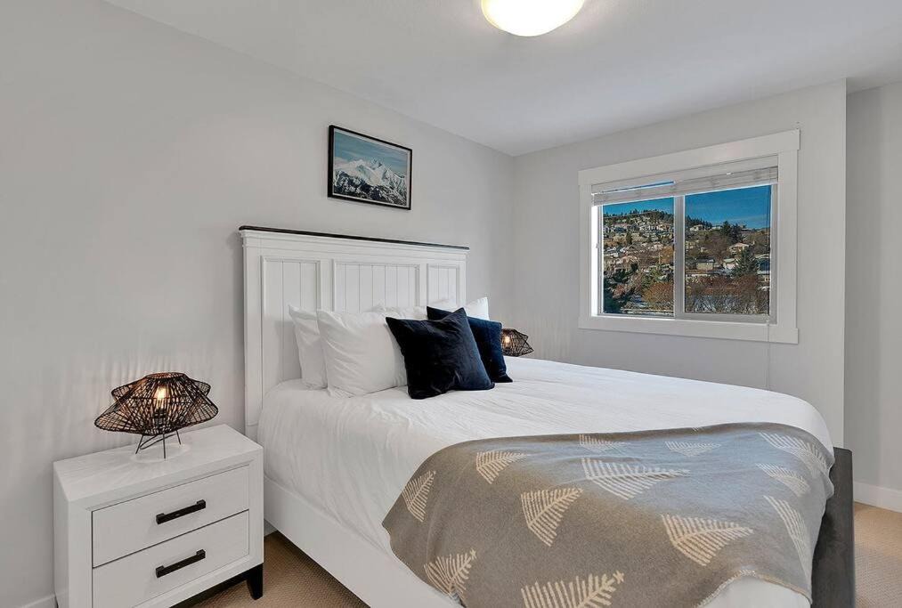Photo of Bedroom in Black Mountain