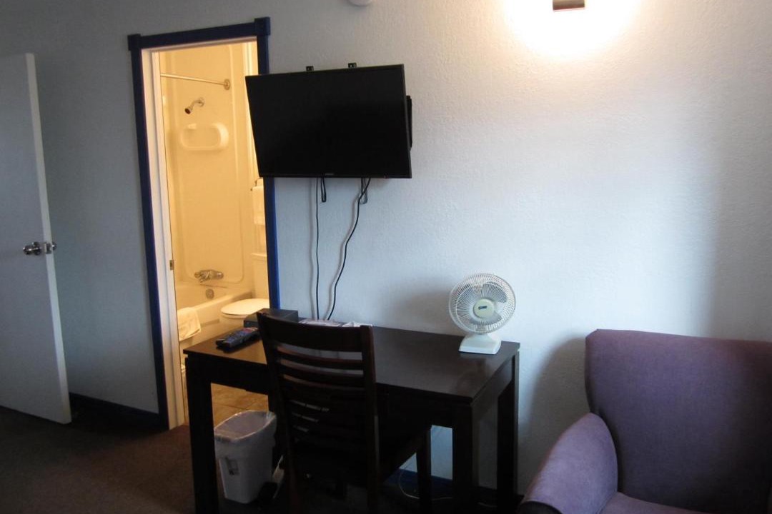 Photo of Livingroom in Teslin